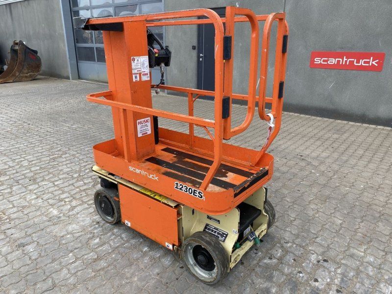 JLG 1230ES