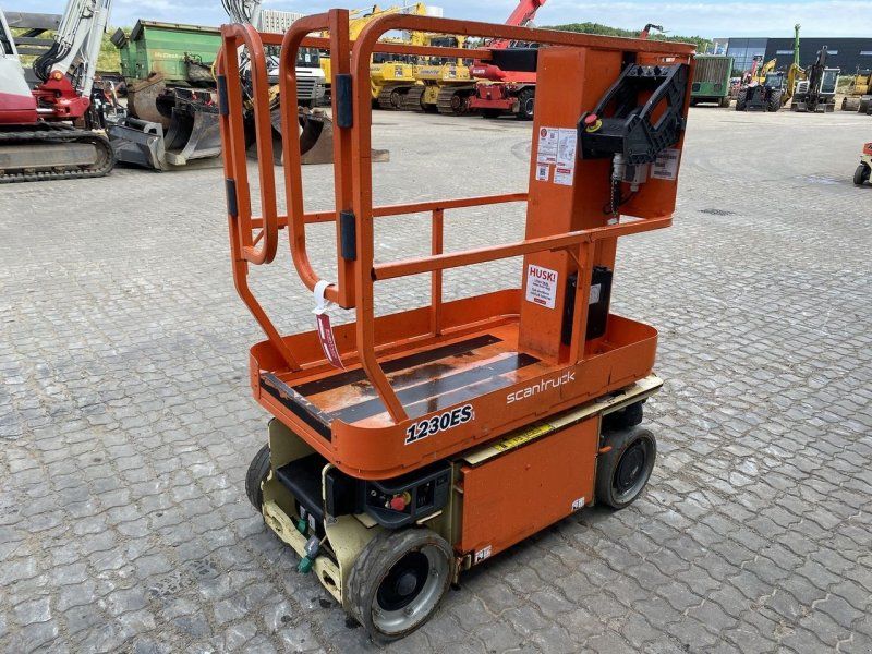 JLG 1230ES