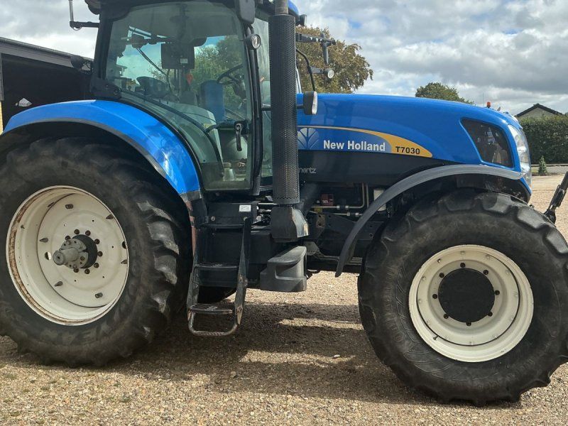 New Holland T7030