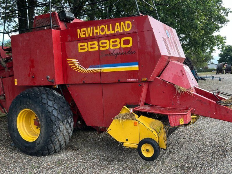New Holland BB980