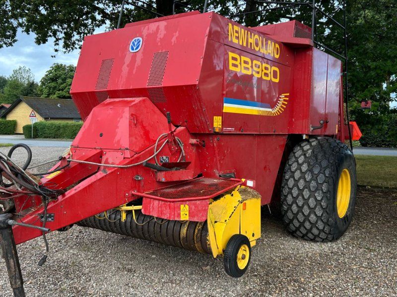 New Holland BB980