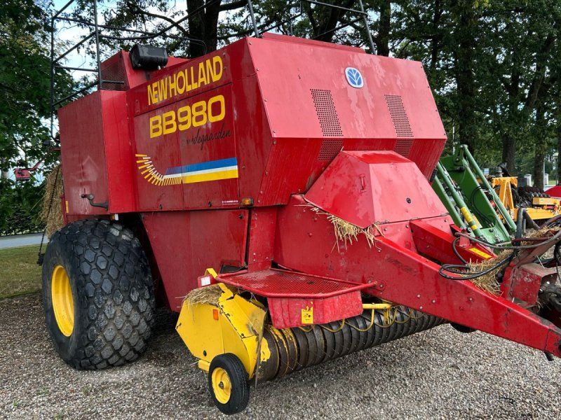 New Holland BB980