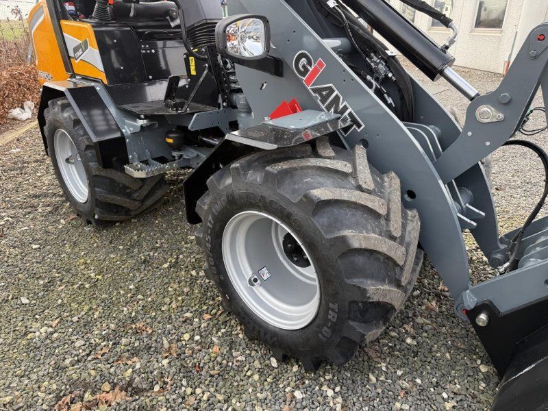 Giant G2700HD PLUS