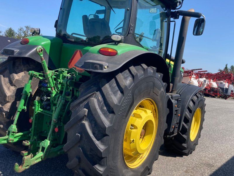 John Deere 7230R