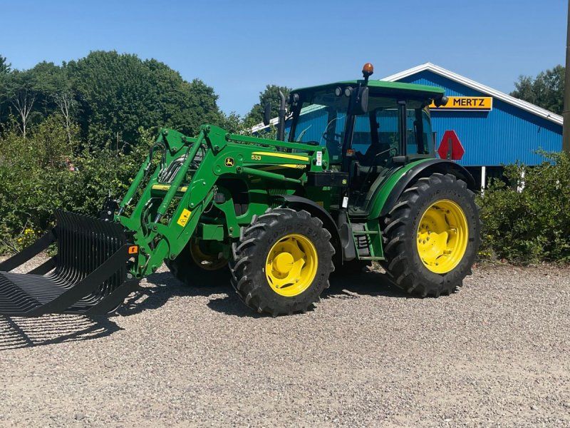 John Deere 5070M