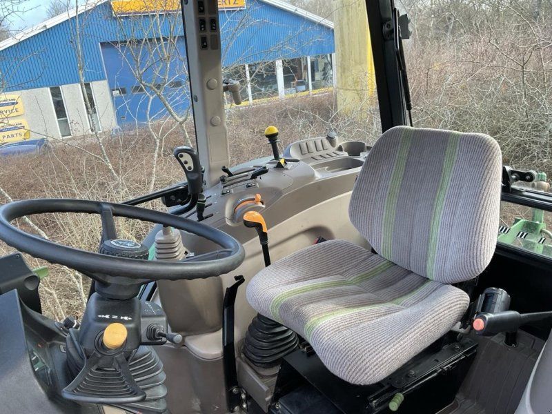 John Deere 5070M