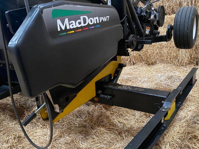 MacDon PW7 PW7