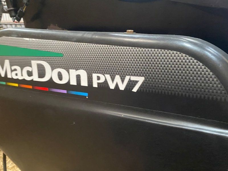 MacDon PW7 PW7