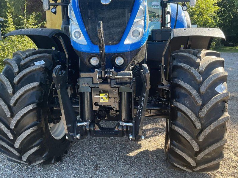 New Holland T7.215S