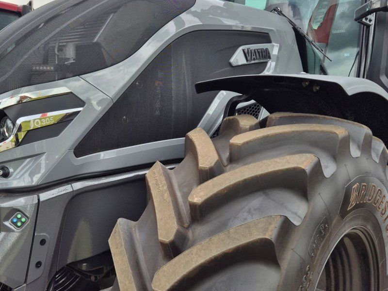 Valtra Q305