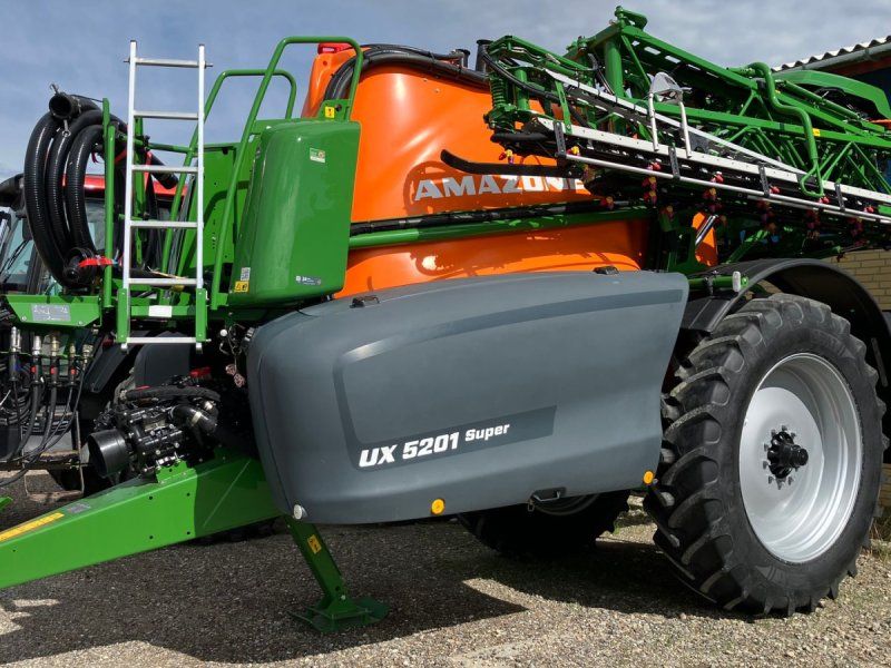 Amazone UX 5201 Super  UX 5201 Super, 30 m bom med indklap til 28 meter,