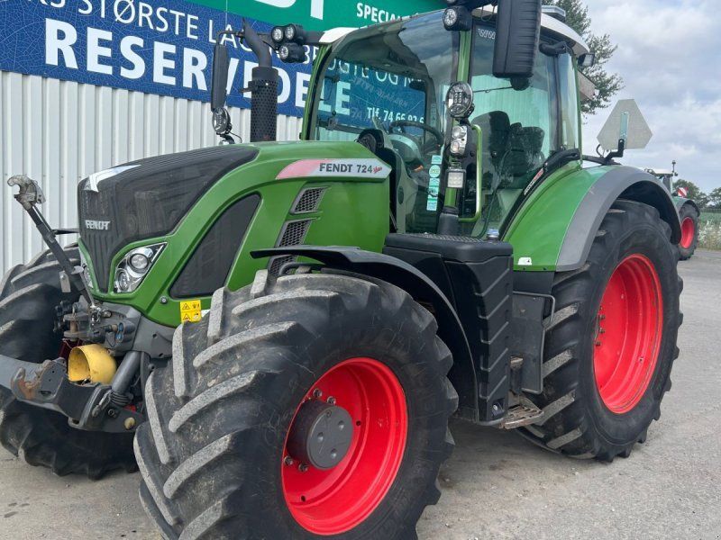 Fendt 724 Vario S4 Profi Plus Med Front PTO