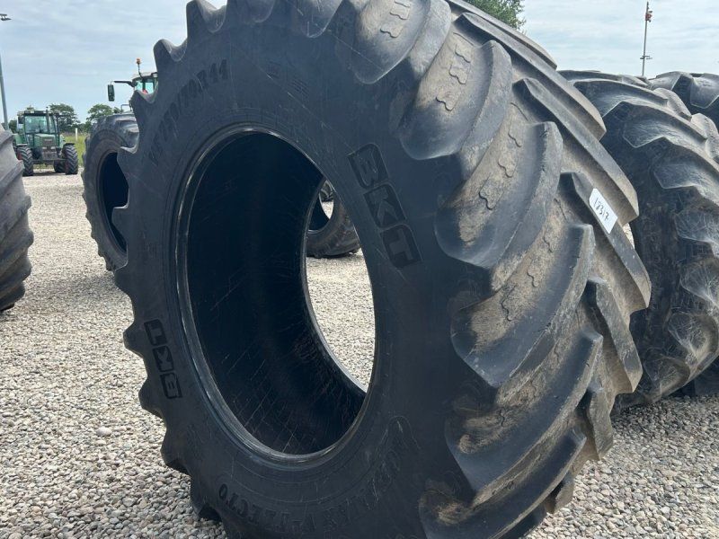 BKT 750/70R44 VF