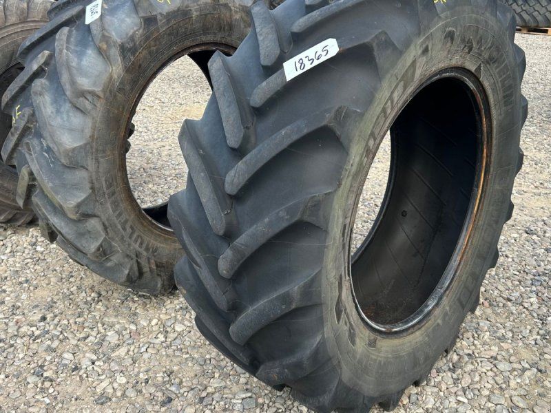 Michelin 440/65R28