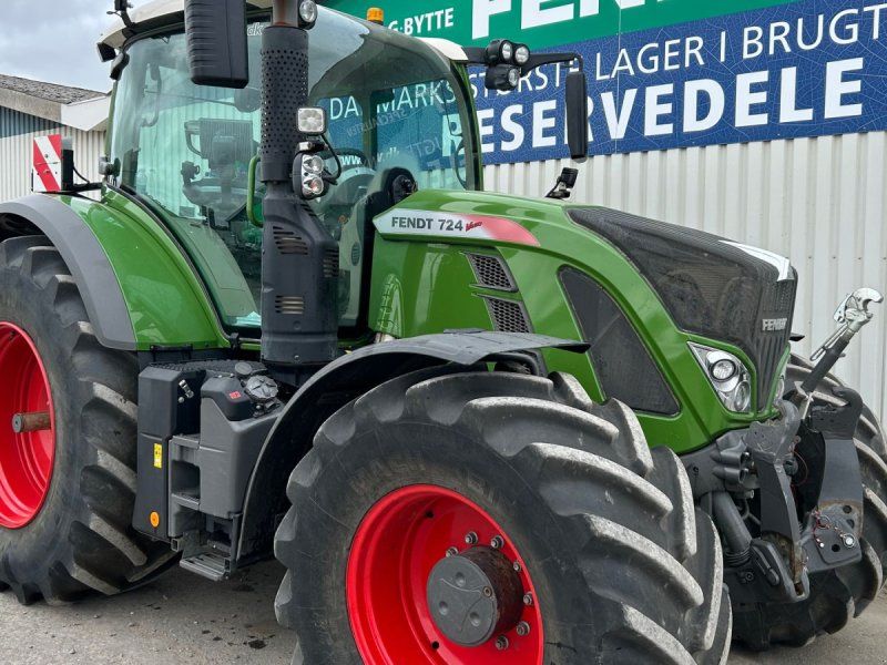 Fendt 724 Vario S4 Profi Plus