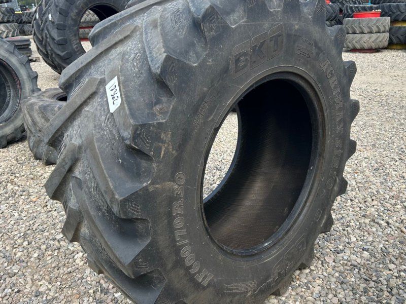 BKT 600/70R30 IF