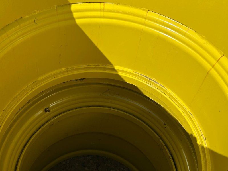 Goodyear 650/85R38-38