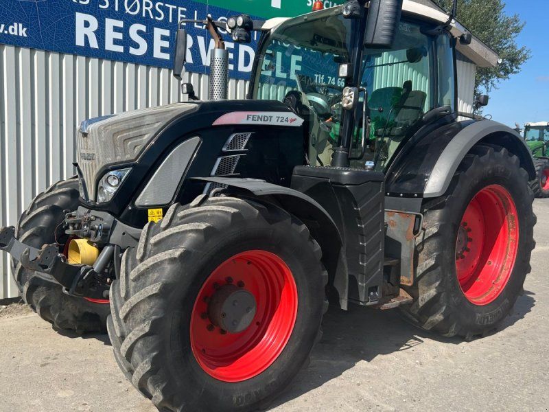 Fendt 724 Vario S4 Profi Plus Med Front PTO