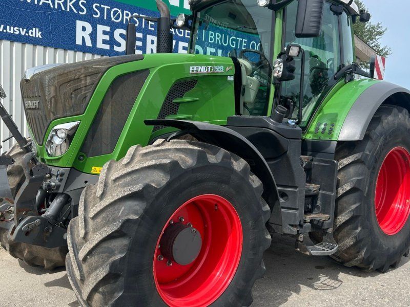 Fendt 828 Vario S4 Profi Plus