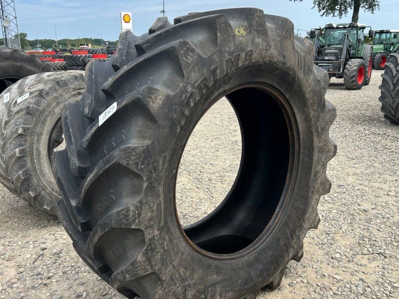 BKT 650/65R38