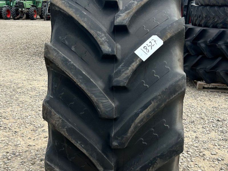 BKT 650/65R38