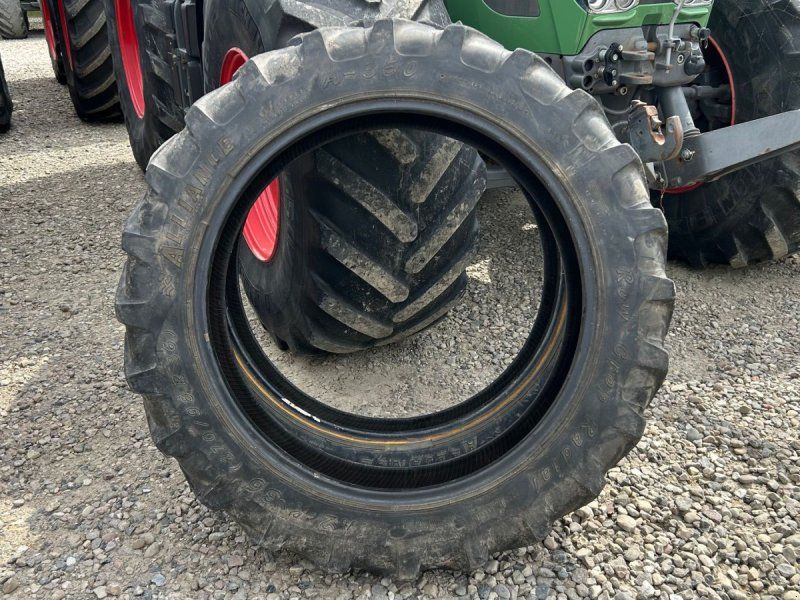 Alliance 270/95R36
