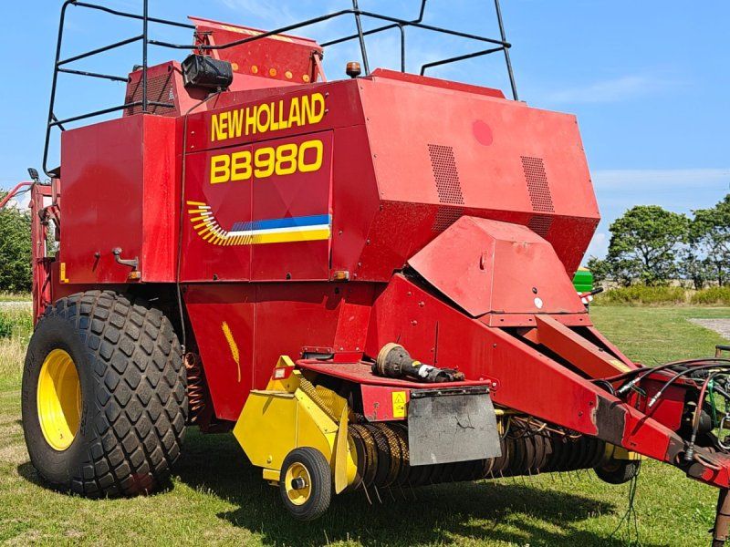 New Holland BB980