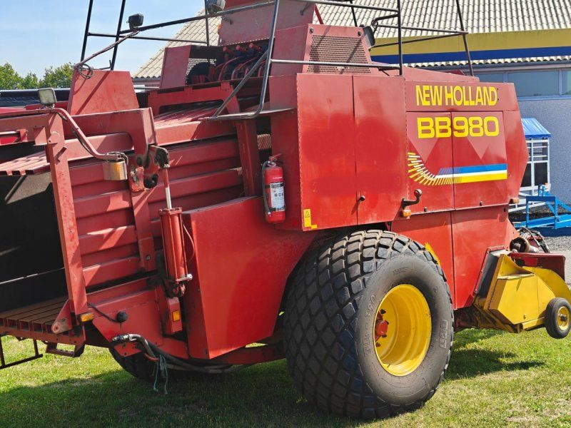New Holland BB980