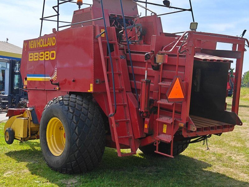New Holland BB980