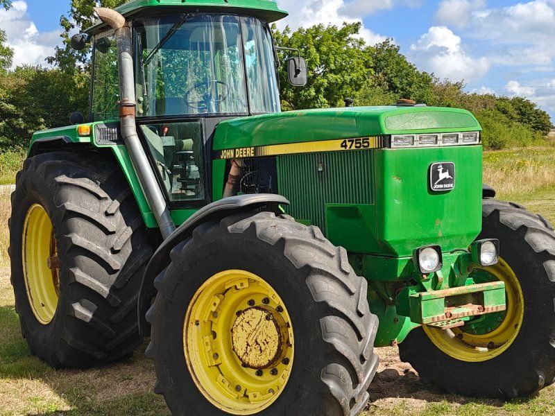 John Deere 4755