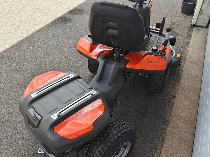 Husqvarna R200IX AWD Long Range model (dobbelt batteri)