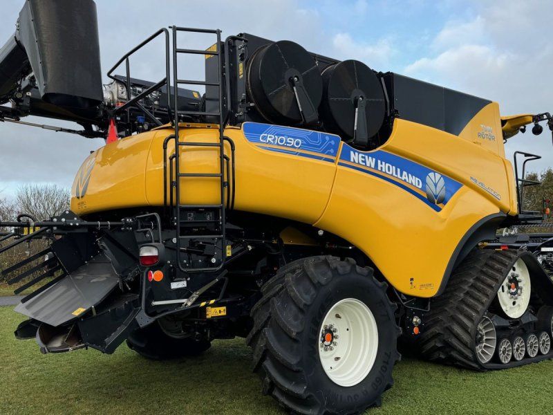 New Holland CR10.90