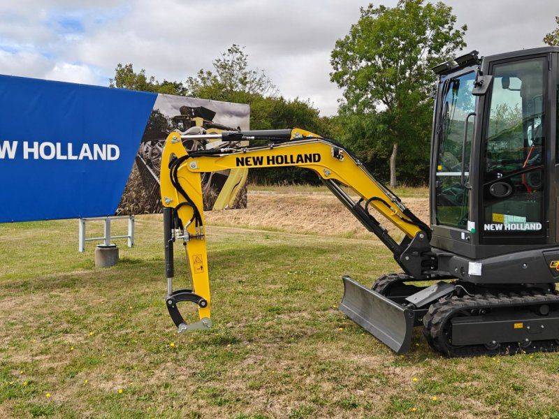 New Holland E25D