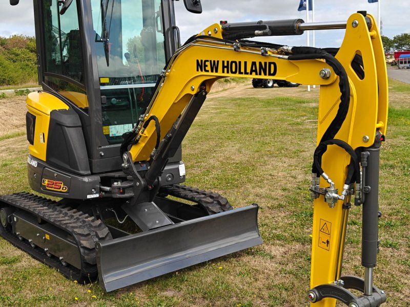 New Holland E25D