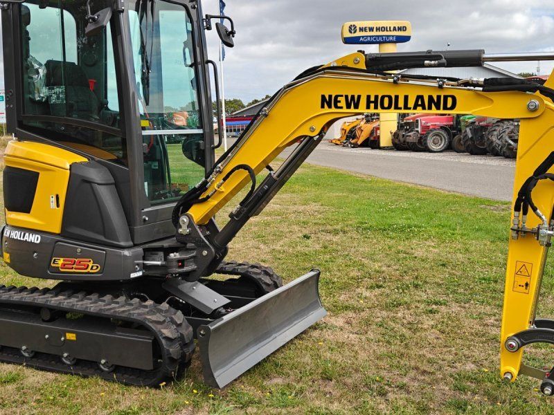 New Holland E25D