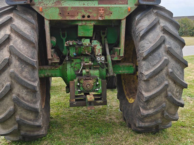John Deere 4230
