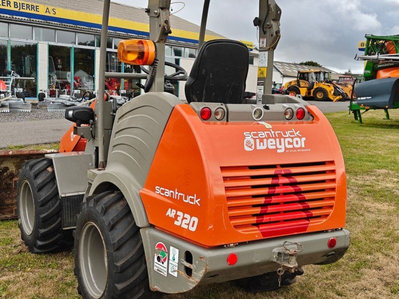 AR 320