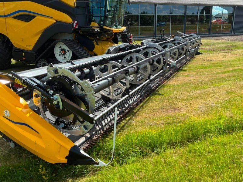 New Holland CR 11