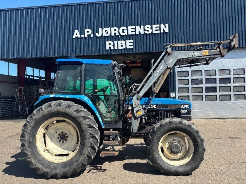 New Holland Ford 8340