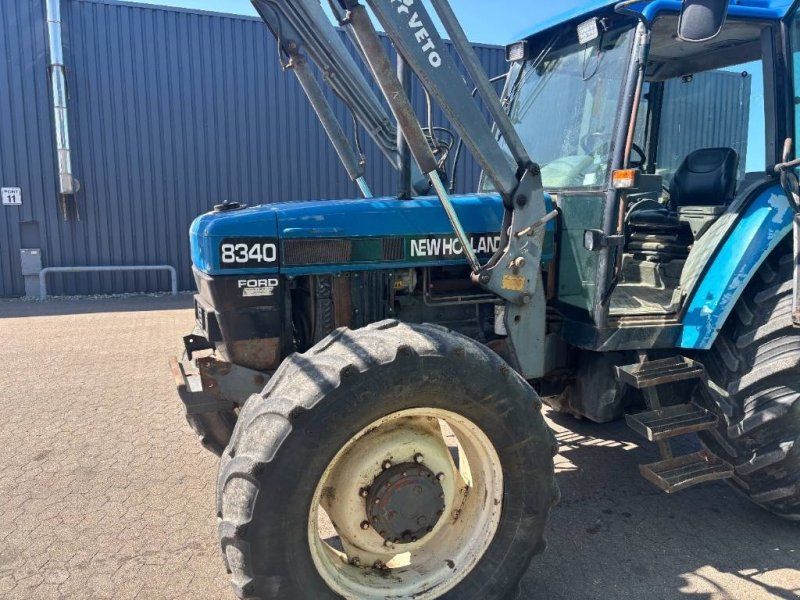 New Holland Ford 8340