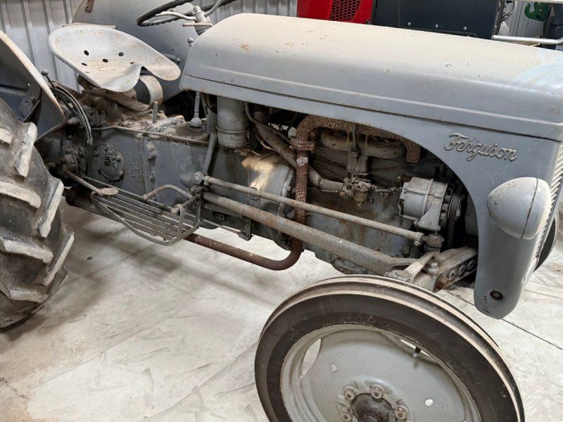 Massey Ferguson 26