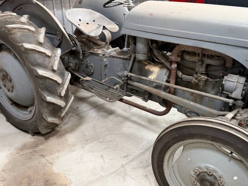 Massey Ferguson 26