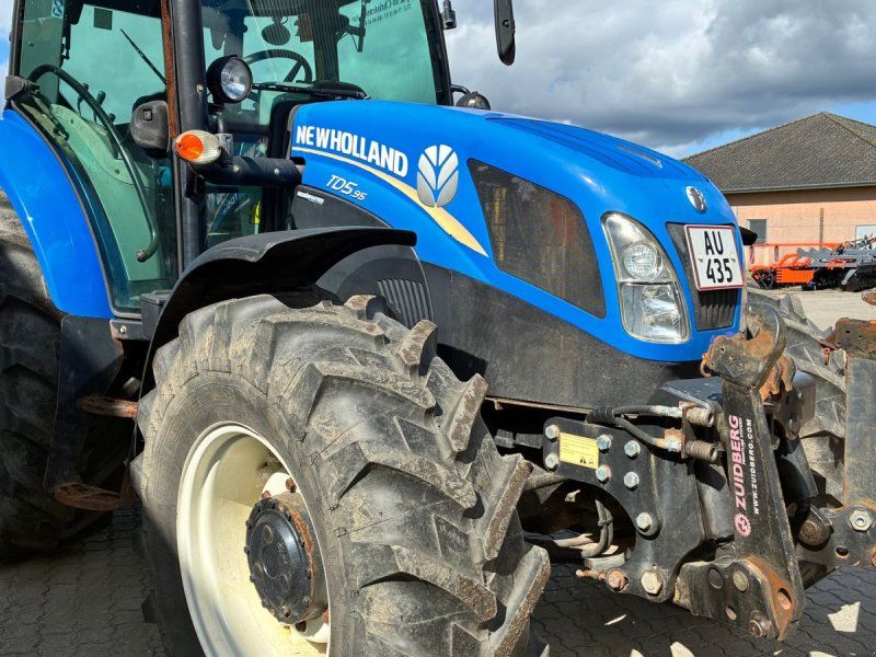 New Holland TD95D NH TD5.95 LM