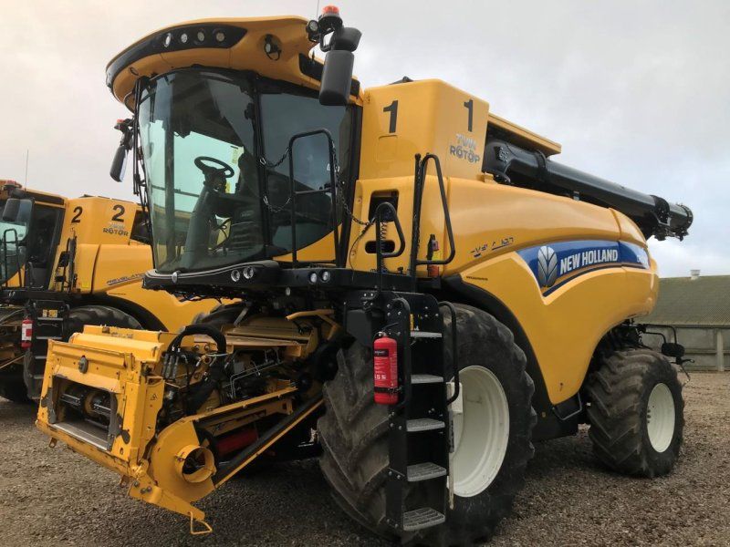 New Holland CR10.90
