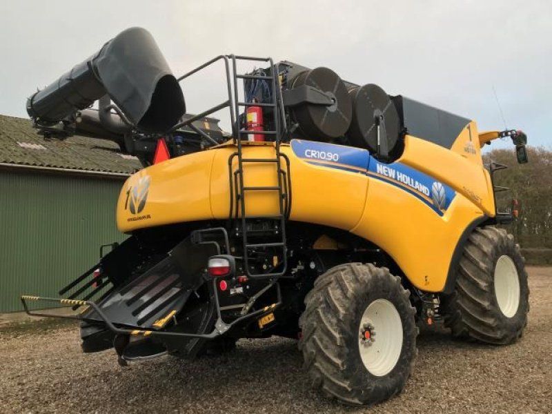 New Holland CR10.90