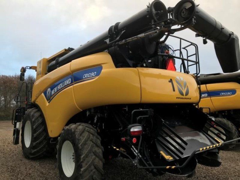 New Holland CR10.90