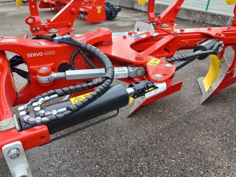 Pöttinger SERVO 4000 PLUS 5 scharig