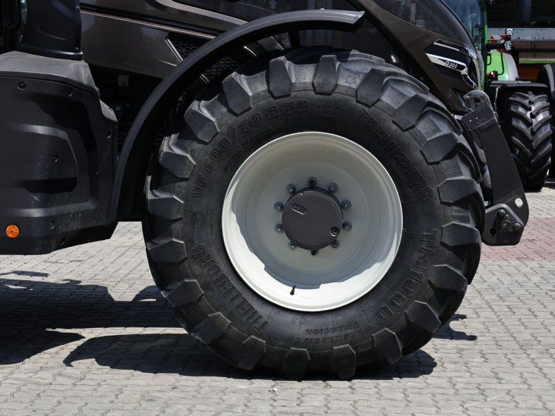 Valtra Q305