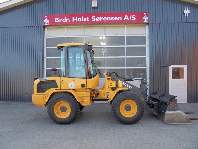 Volvo L30HS