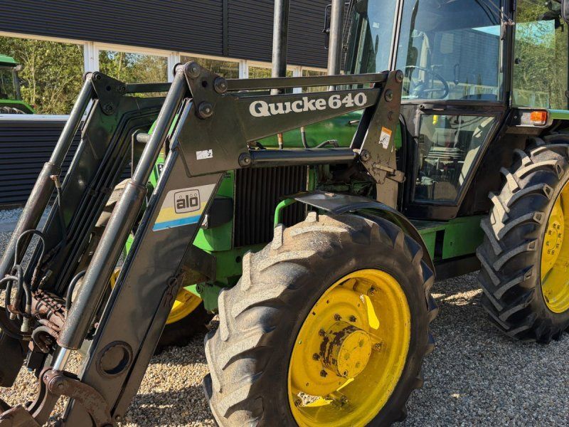 John Deere 2850